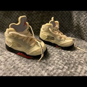 Toddler- JORDAN RETRO 5 X OFF WHITES (worn twice)